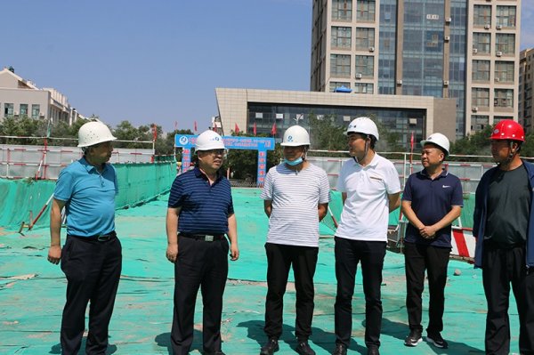 宁夏建投班子成员深入建设工地慰问一线职工